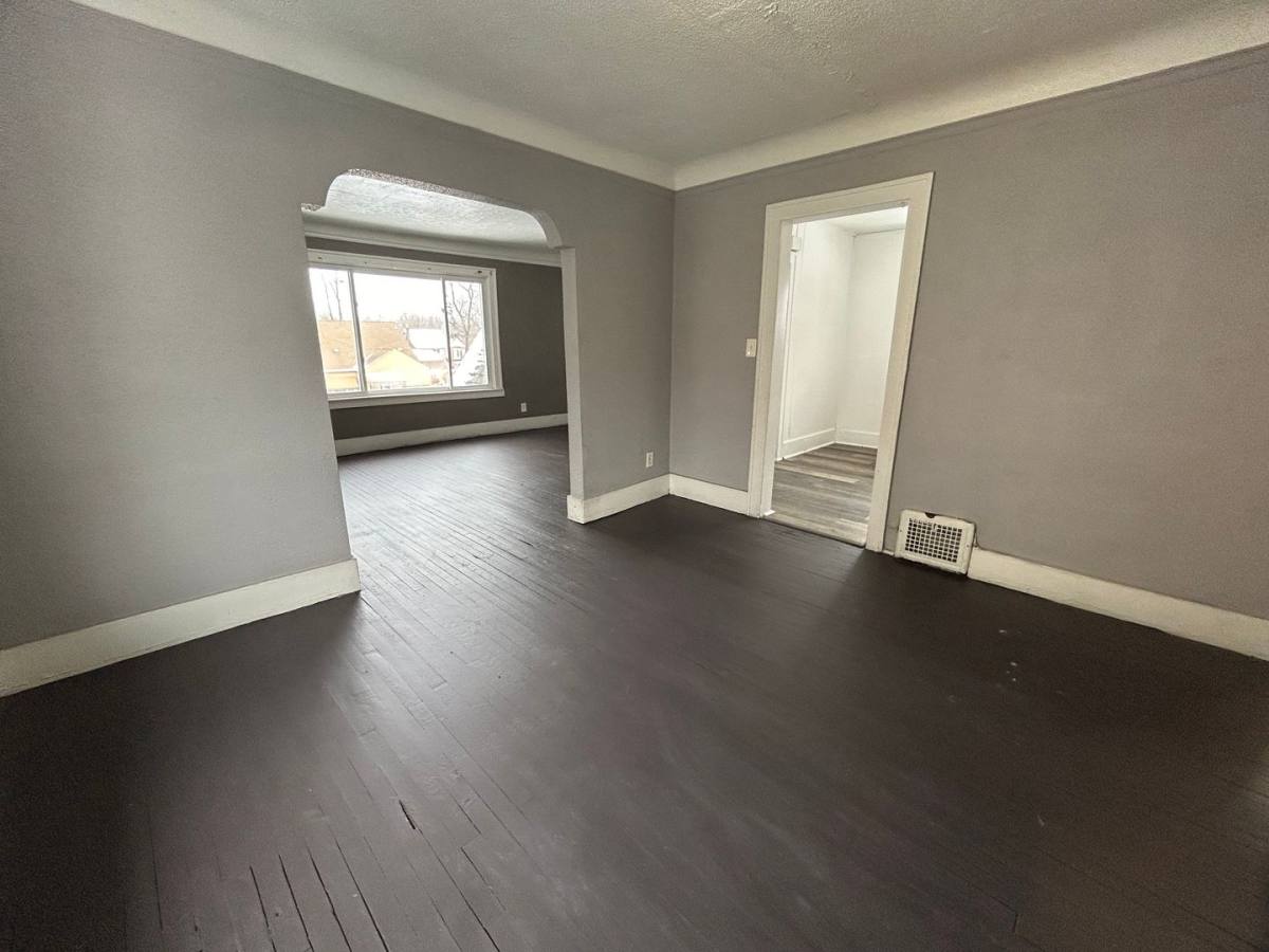 Apartment for rent at 6885 Mettetal, Detroit, MI 48228