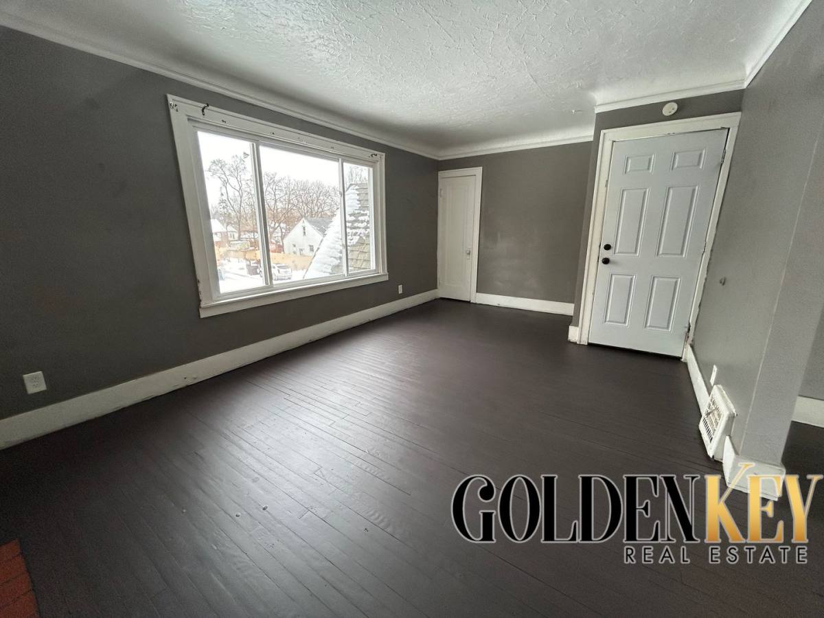 Apartment for rent at 6885 Mettetal, Detroit, MI 48228