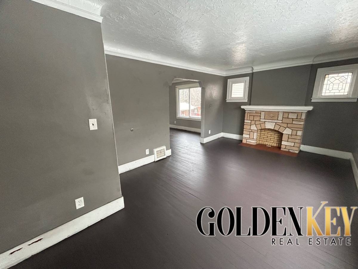 Apartment for rent at 6885 Mettetal, Detroit, MI 48228