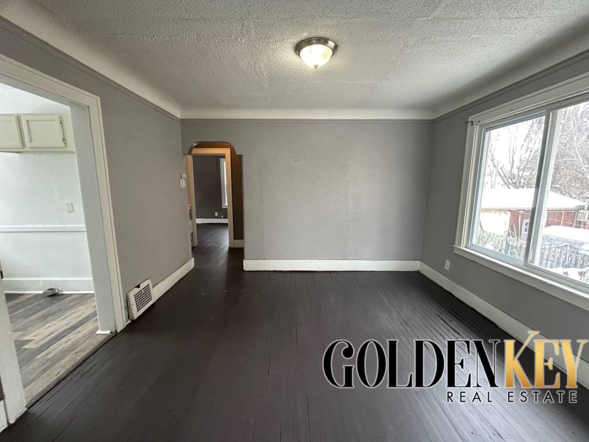 Apartment for rent at 6885 Mettetal, Detroit, MI 48228