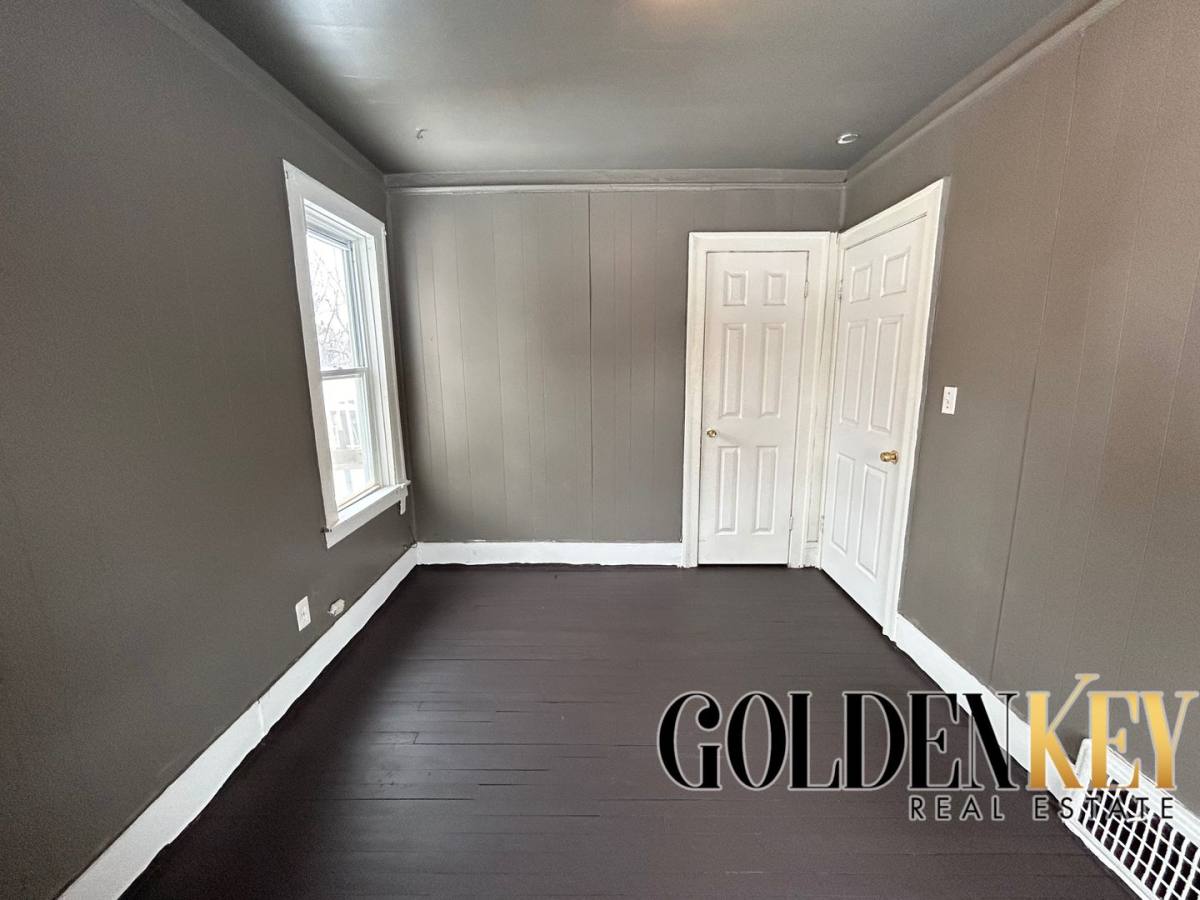 Apartment for rent at 6885 Mettetal, Detroit, MI 48228