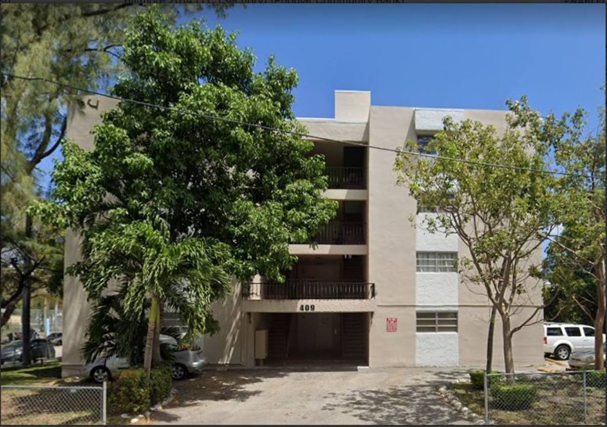 Apartment for rent at 409 SW 8 Ave, Miami, FL 33130