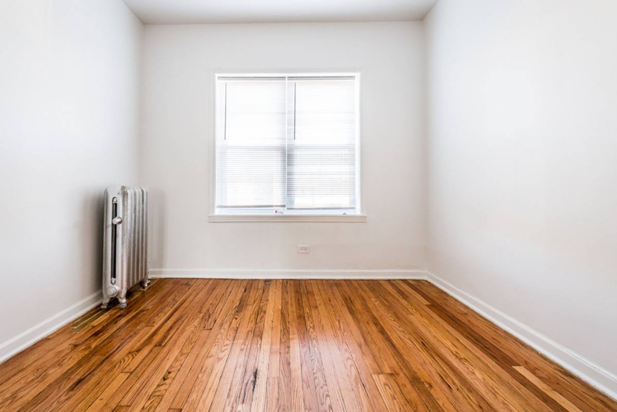 Apartment for rent at 400-402 S Kilbourn Ave, Chicago, IL 60624