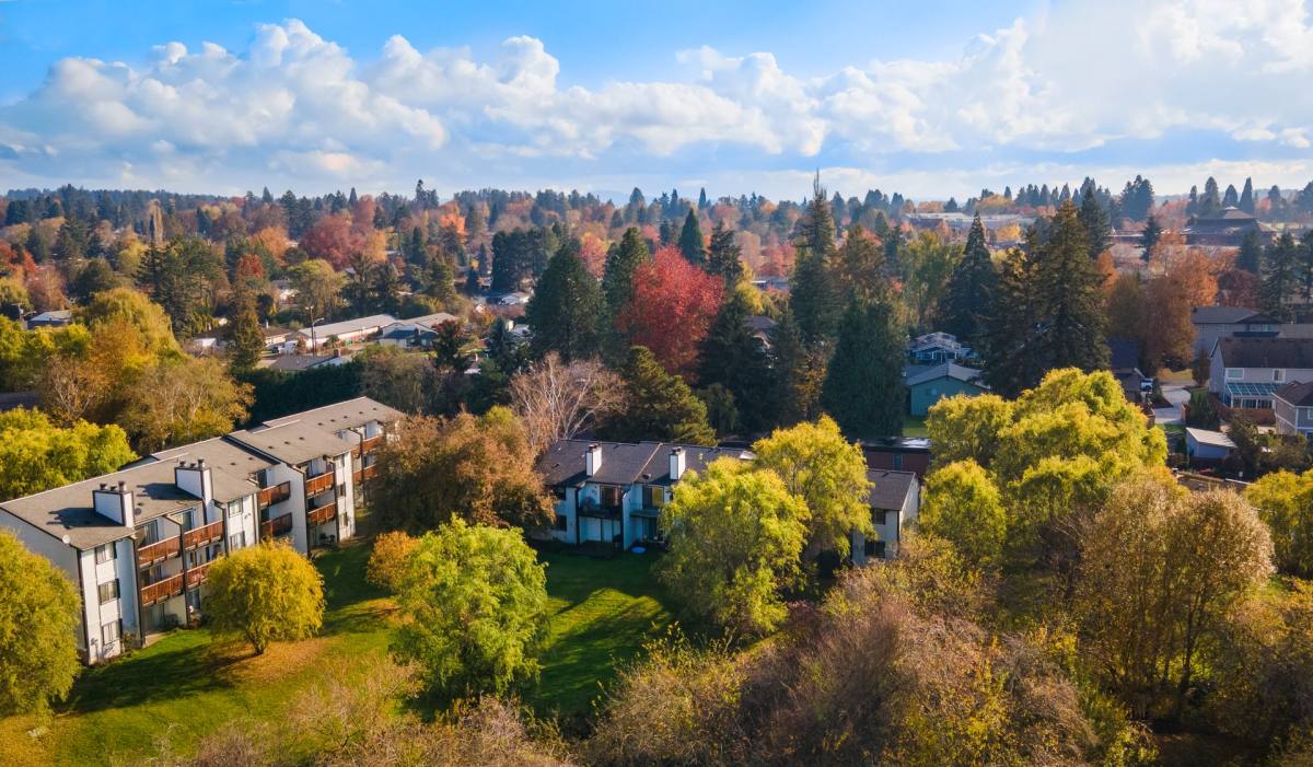 Apartment for rent at 14095 SW Walker Rd, Beaverton, OR 97005