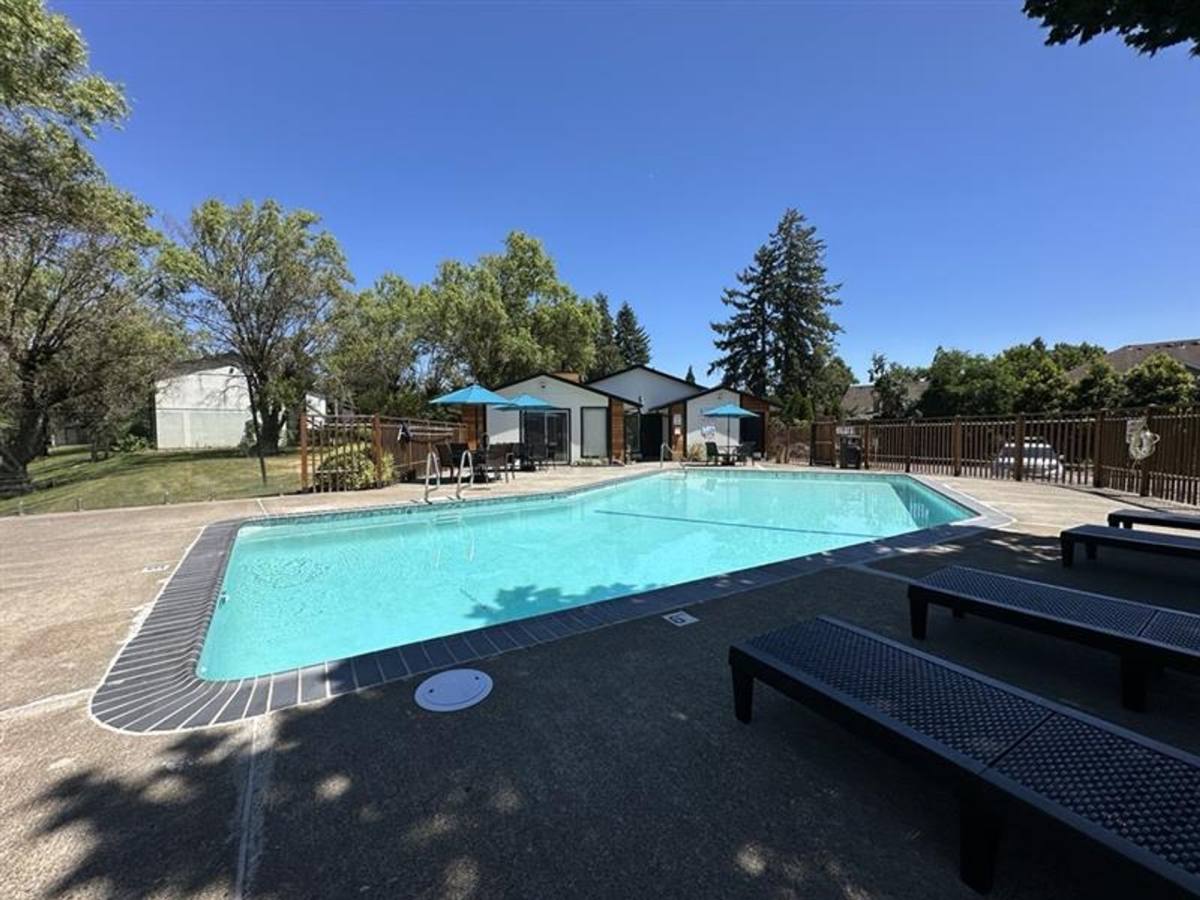 Apartment for rent at 14095 SW Walker Rd, Beaverton, OR 97005