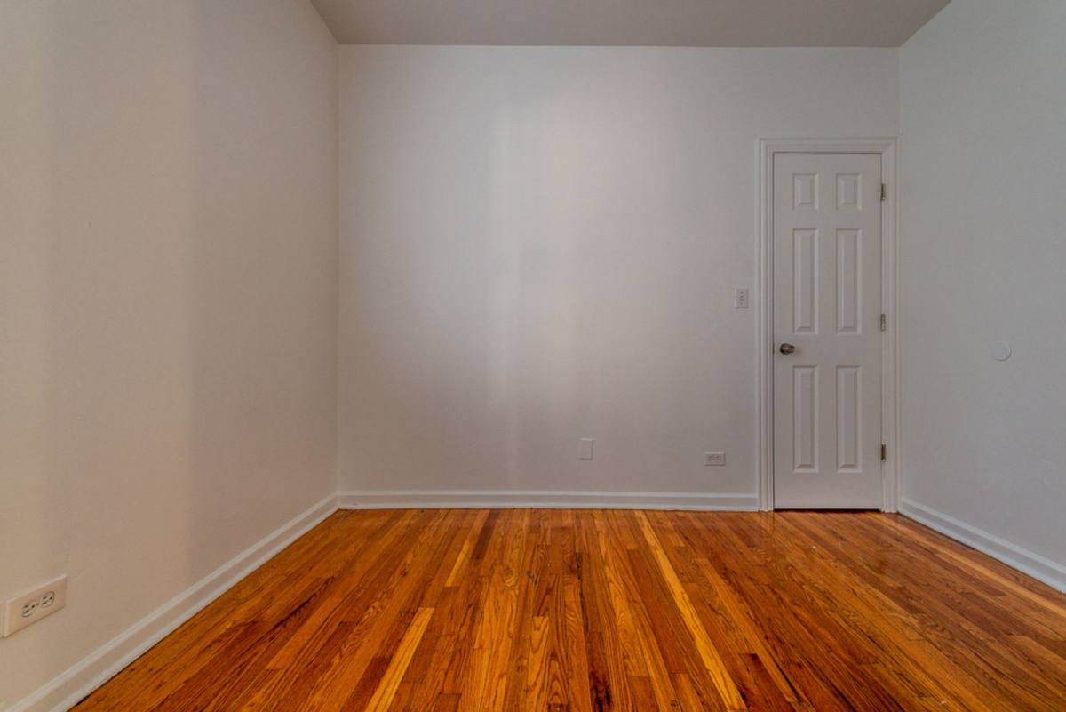 Apartment for rent at 6923-25 S Indiana Ave, Chicago, IL 60637