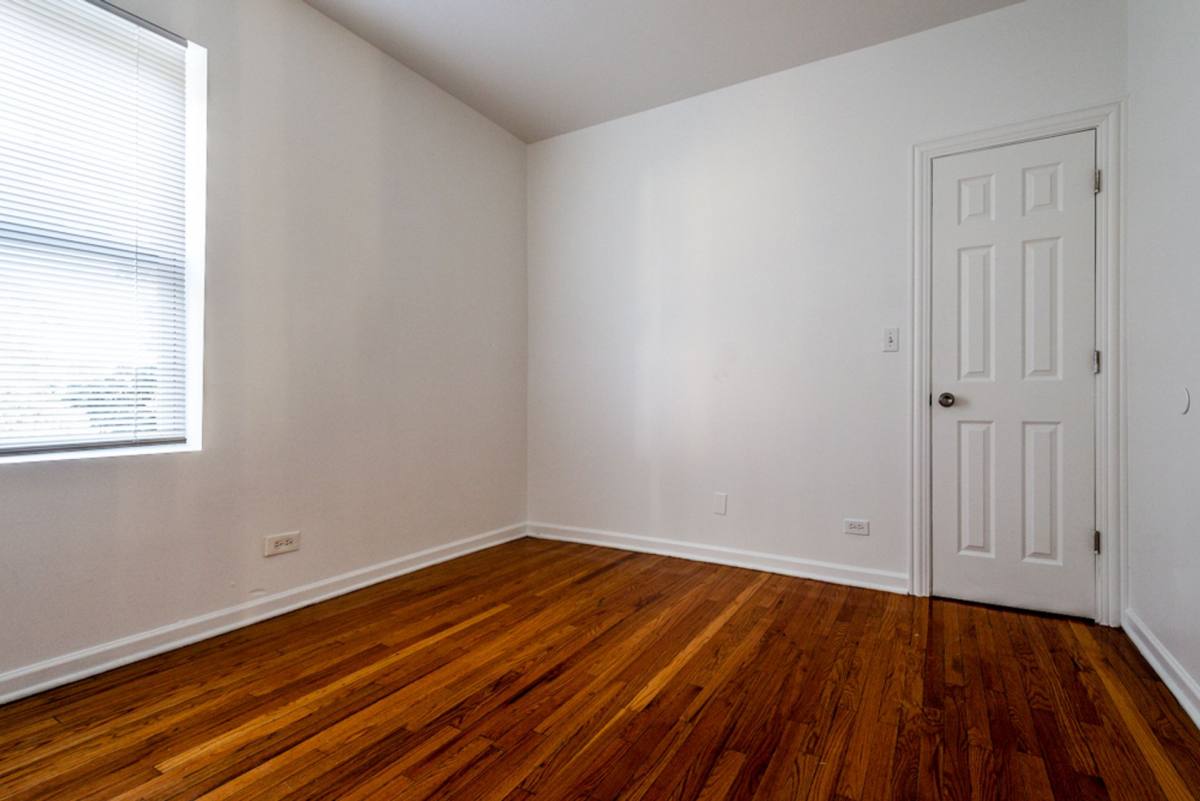 Apartment for rent at 6923-25 S Indiana Ave, Chicago, IL 60637