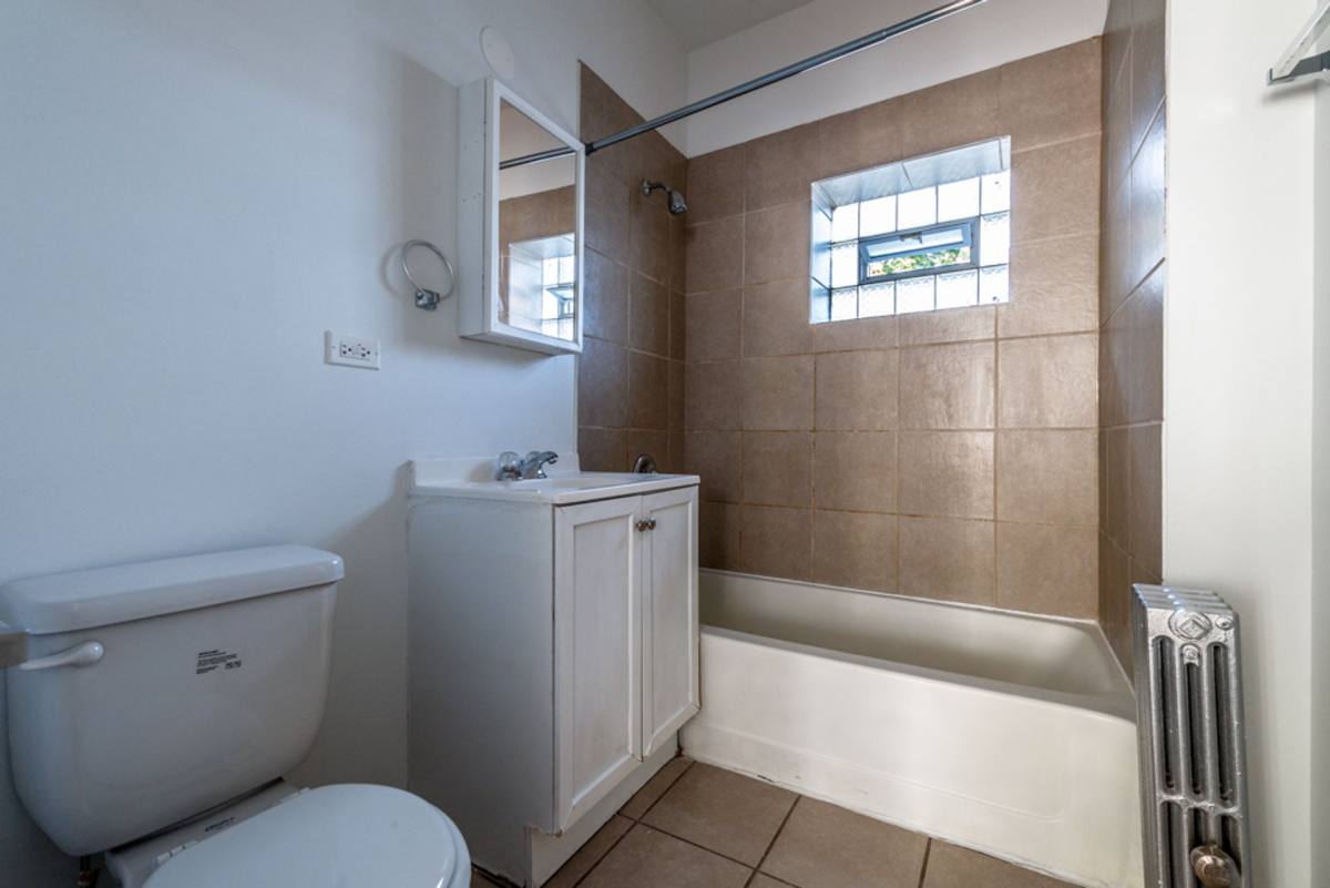 Apartment for rent at 6923-25 S Indiana Ave, Chicago, IL 60637