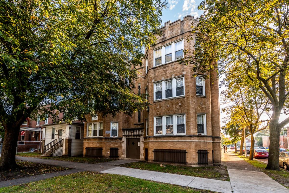 Apartment for rent at 6923-25 S Indiana Ave, Chicago, IL 60637