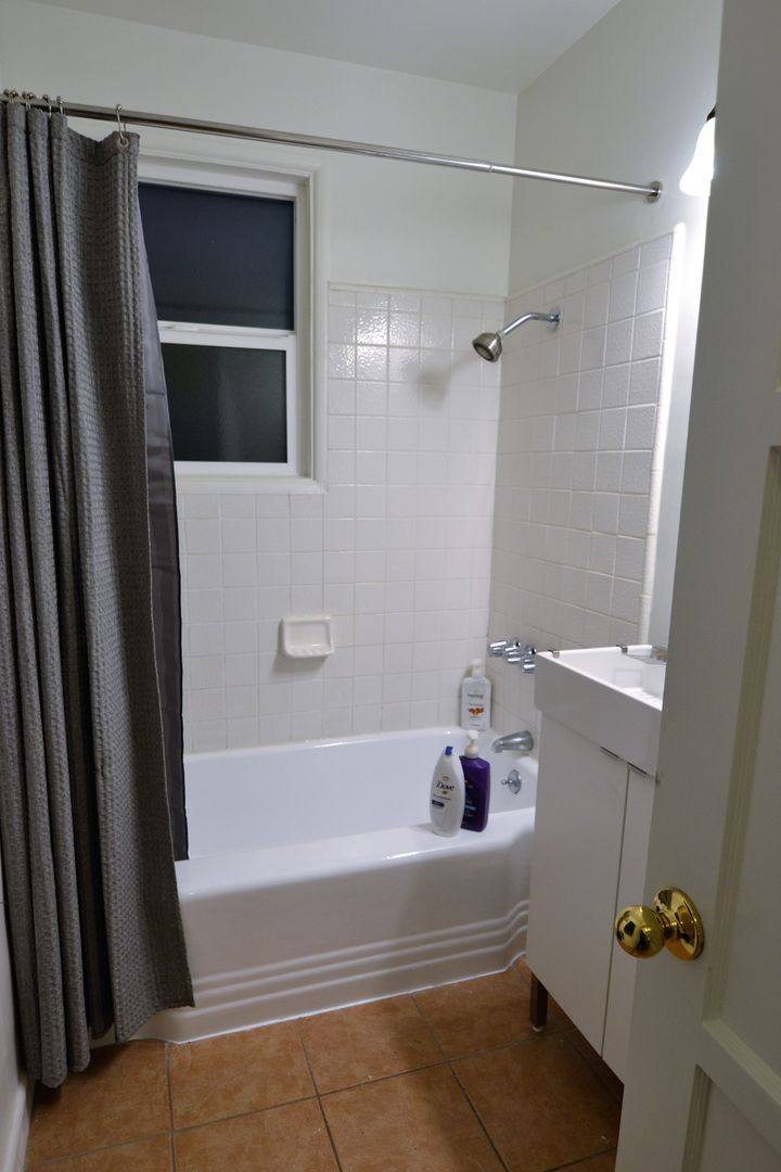 Apartment for rent at 12423-25 Chandler Blvd, Valley Village, CA 91607