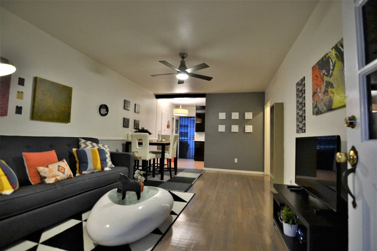 Apartment for rent at 12423-25 Chandler Blvd, Valley Village, CA 91607