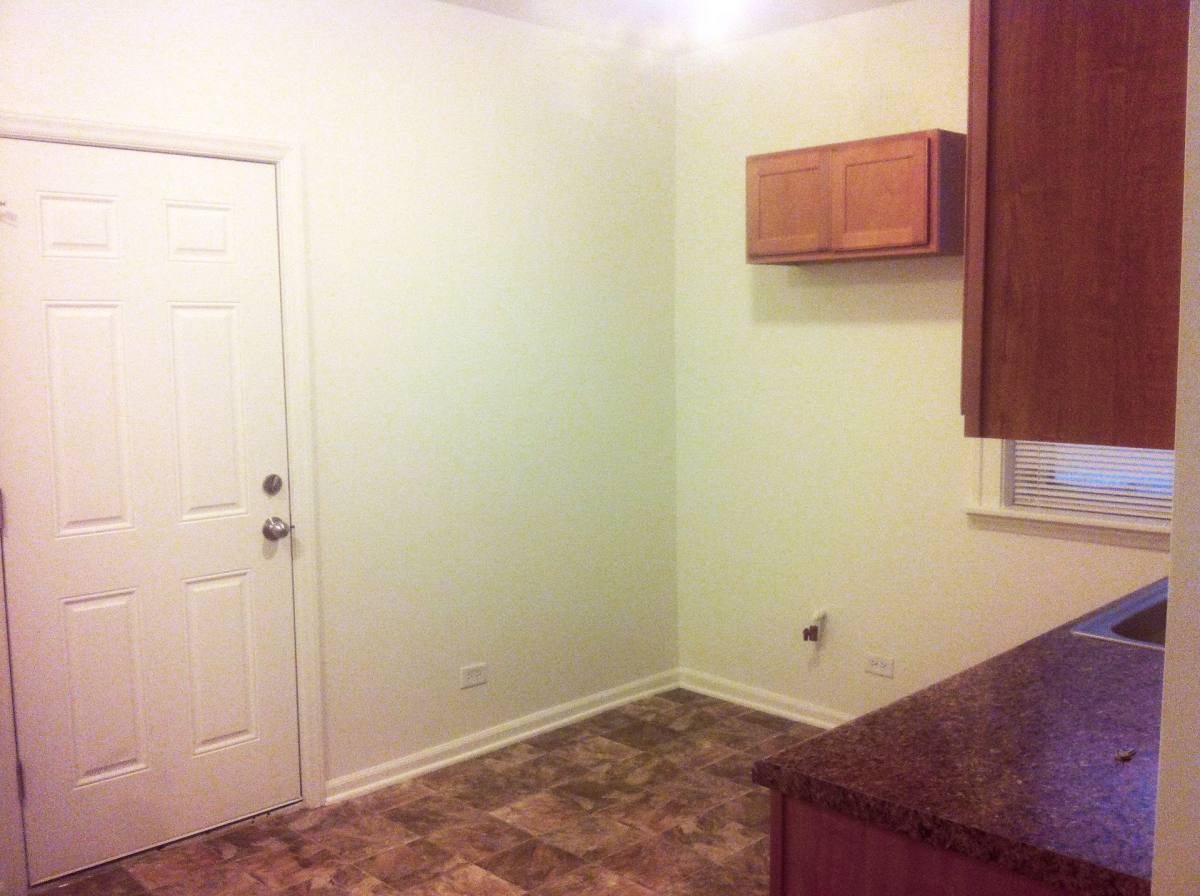 Apartment for rent at 8014 S Maryland Ave, Chicago, IL 60619