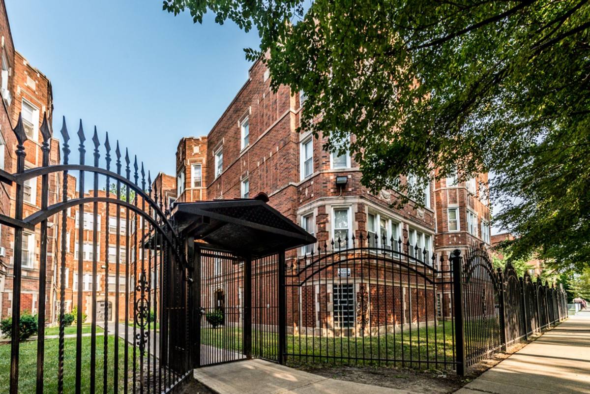 Apartment for rent at 1701-11 W 80th, Chicago, IL 60620