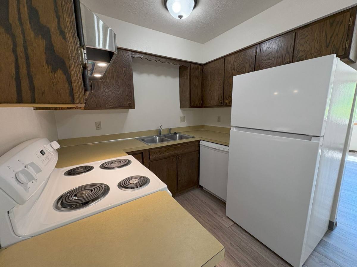 Apartment for rent at 1400-1446 8th St NW, Minot, ND 58703