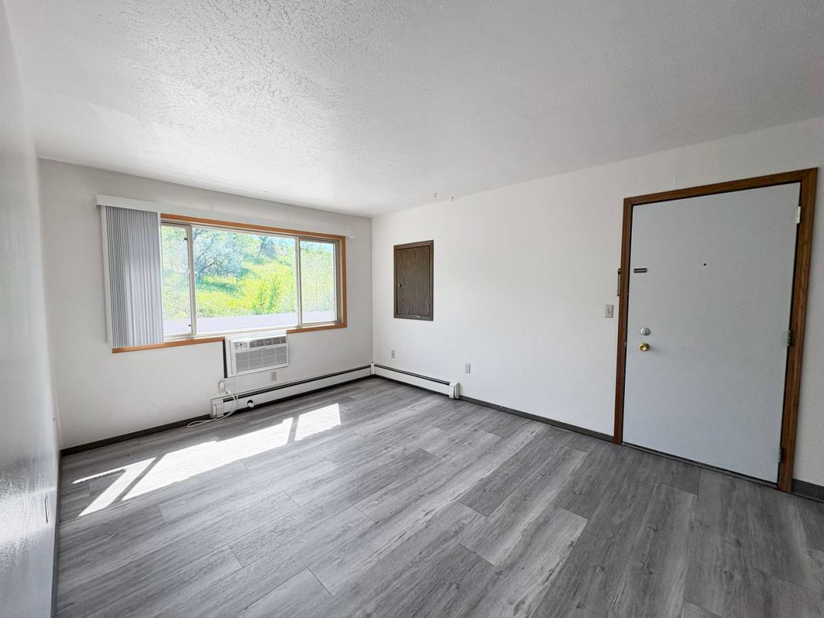 Apartment for rent at 1400-1446 8th St NW, Minot, ND 58703