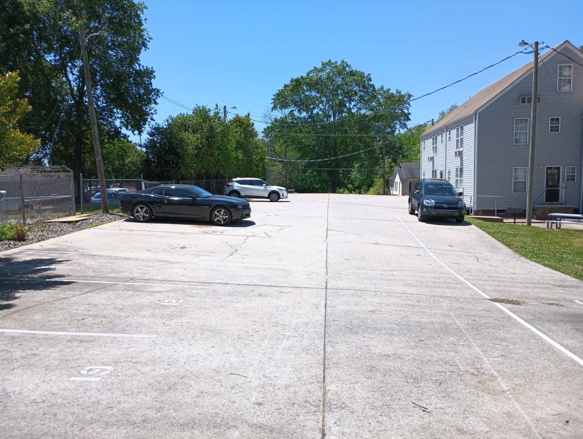 Apartment for rent at 425 W Tennessee St, Florence, AL 35630