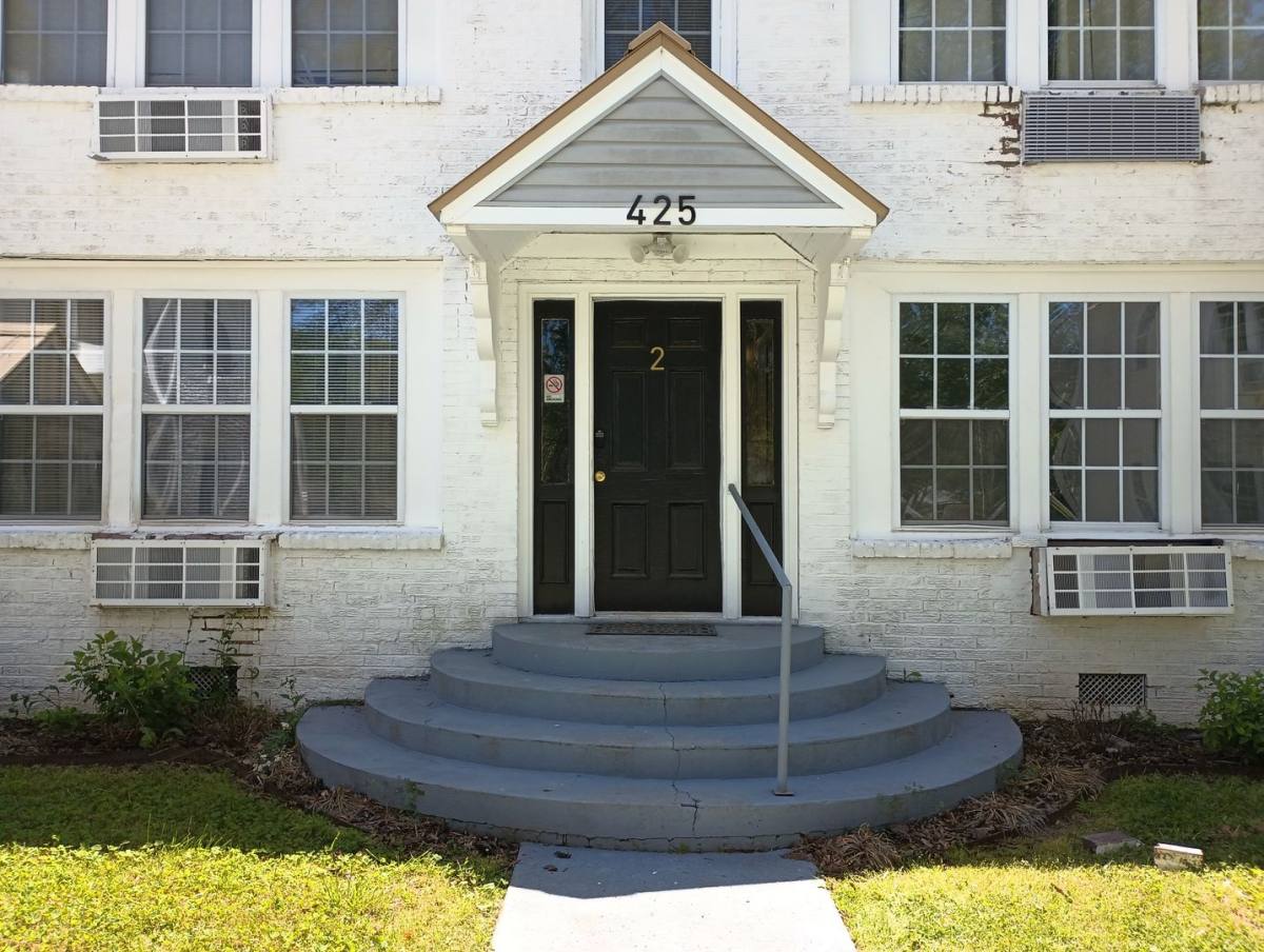 Apartment for rent at 425 W Tennessee St, Florence, AL 35630