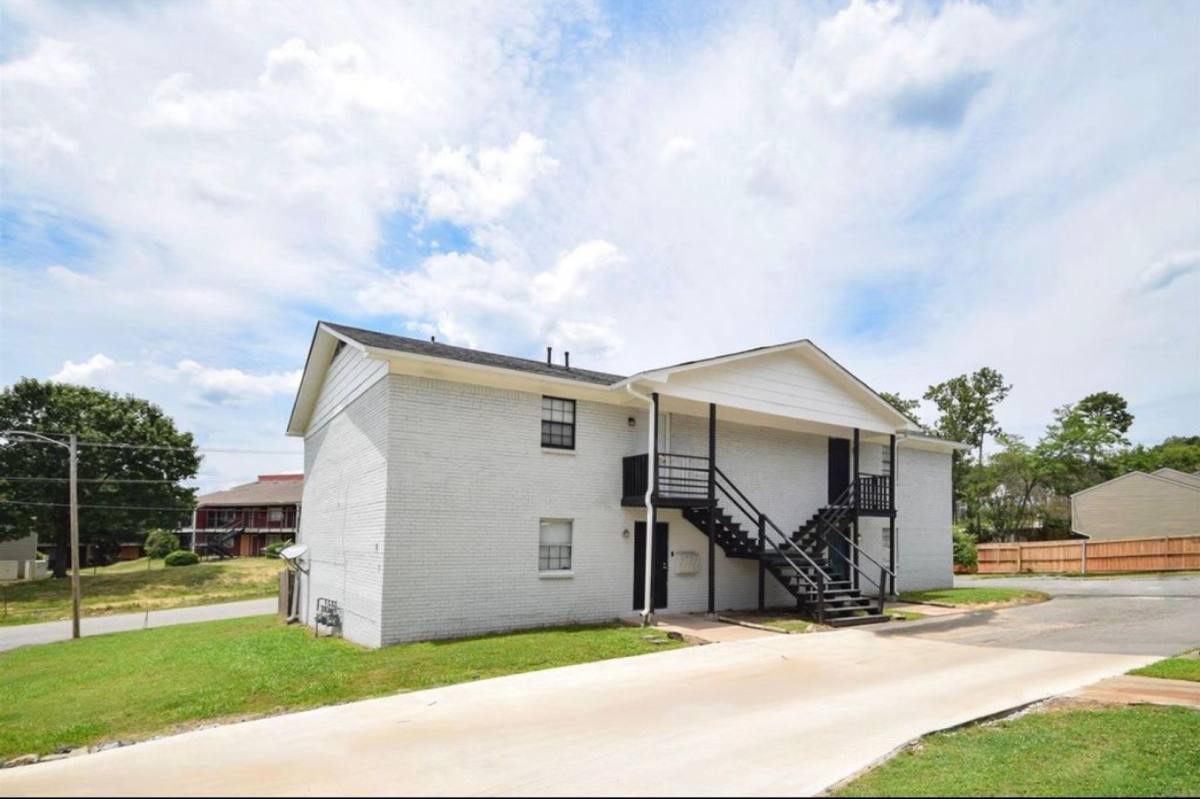 Apartment for rent at 2 & 4 Meredith Court, Little Rock, AR 72227