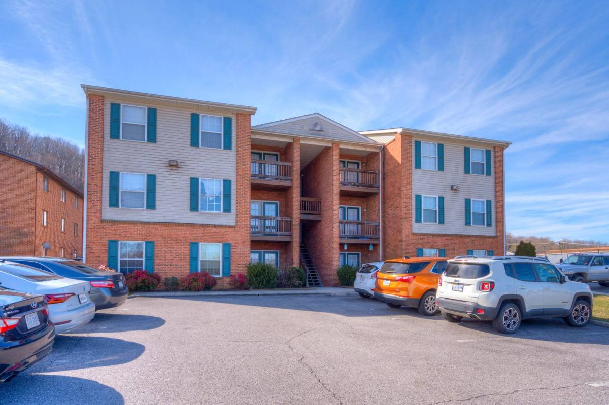 Apartment for rent at 131 E Main St, Radford, VA 24141