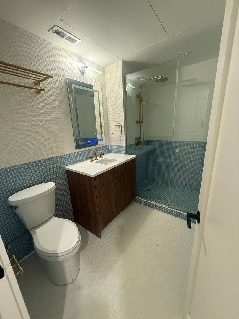 Apartment for rent at 1128 Walnut St, Philadelphia, PA 19107