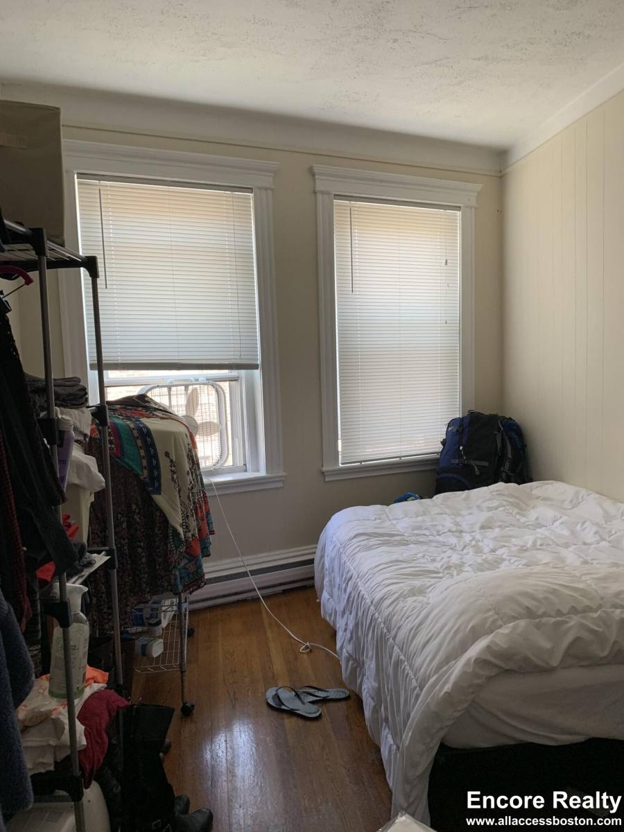 Apartment for rent at 883 Huntington Ave #11, Boston, MA 02115