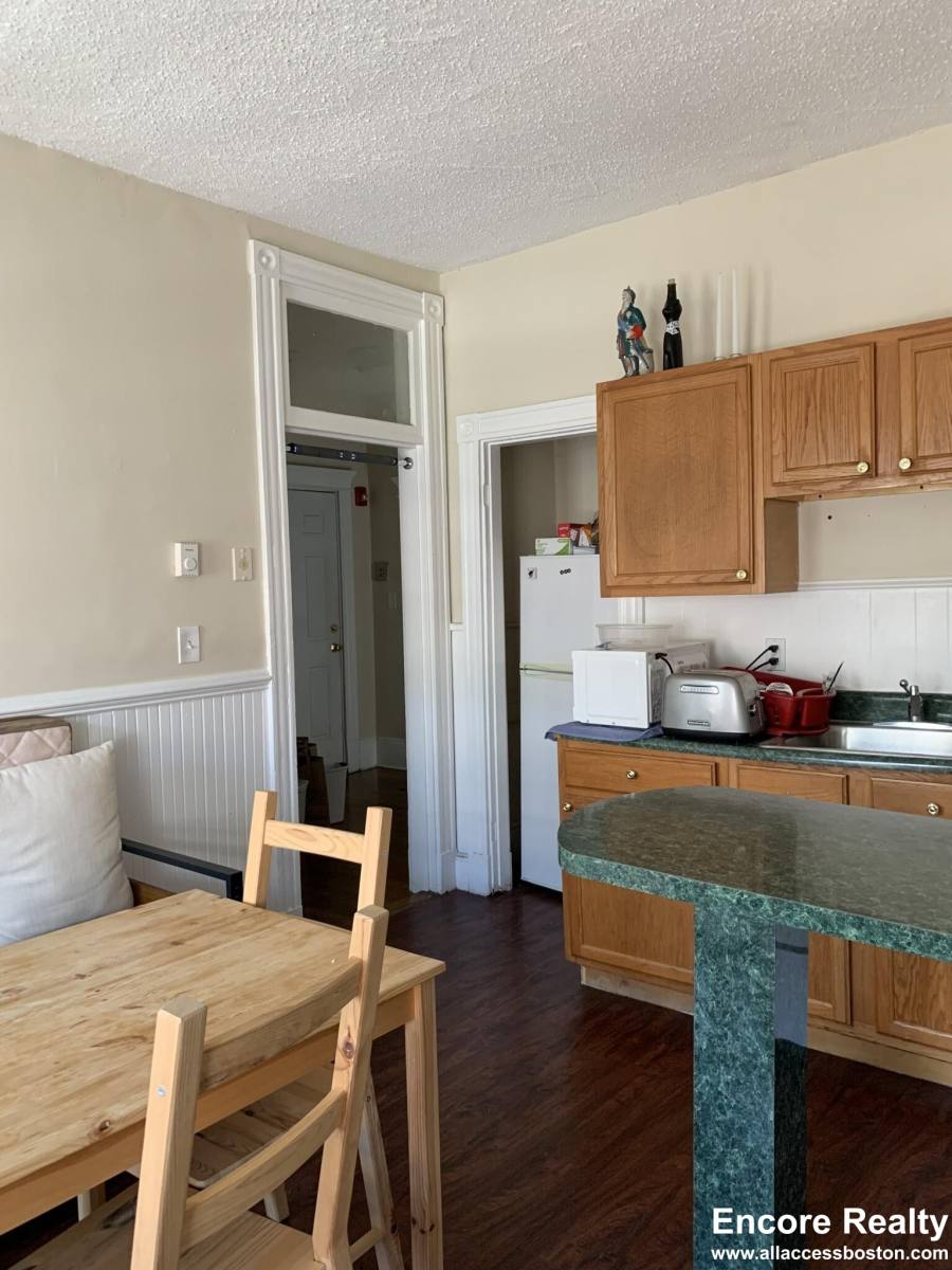 Apartment for rent at 883 Huntington Ave #11, Boston, MA 02115