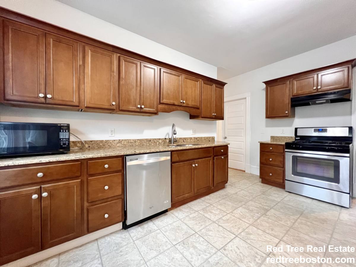 Apartment for rent at 15 Romsey St #3, Dorchester, MA 02125