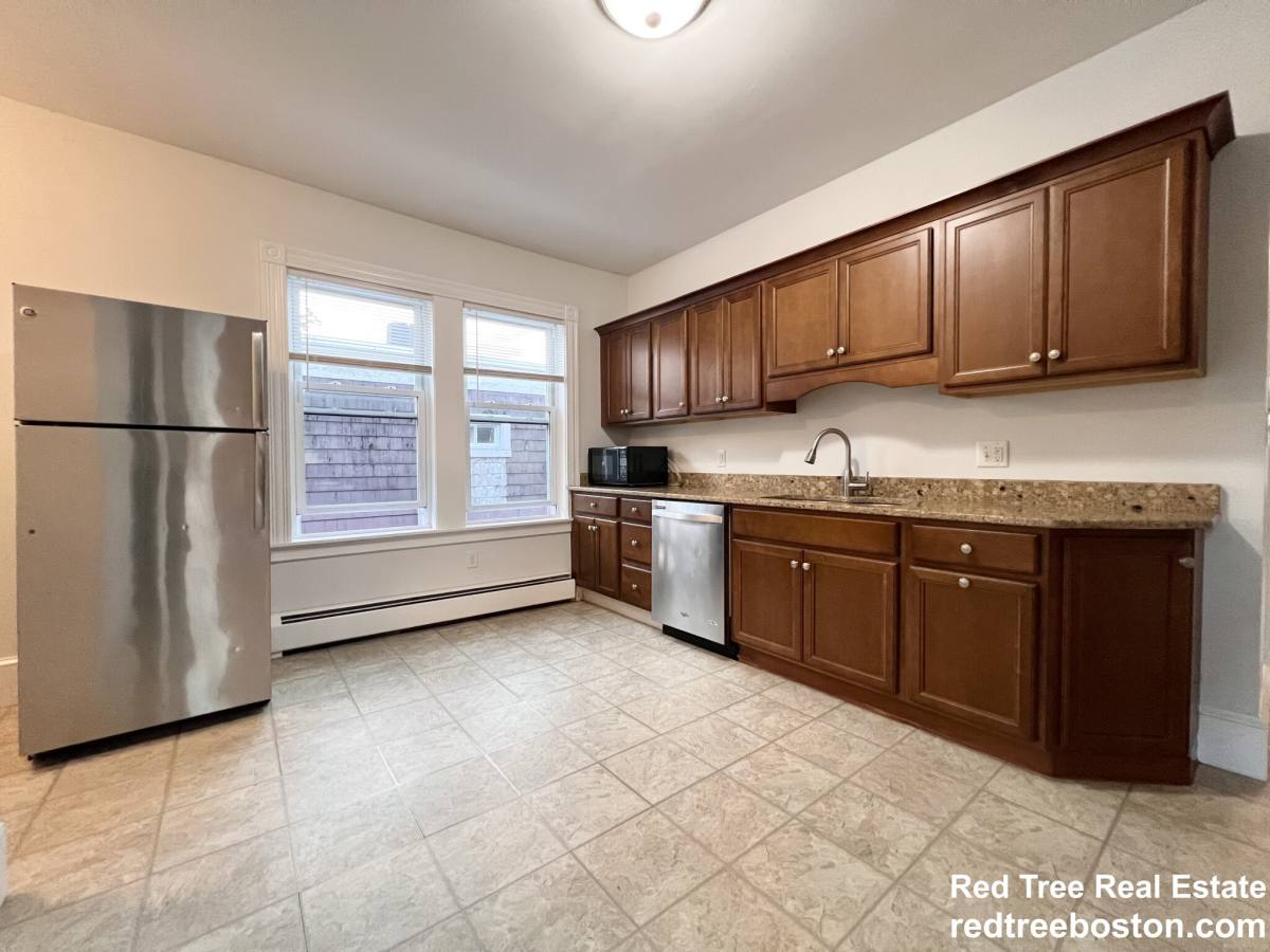 Apartment for rent at 15 Romsey St #3, Dorchester, MA 02125