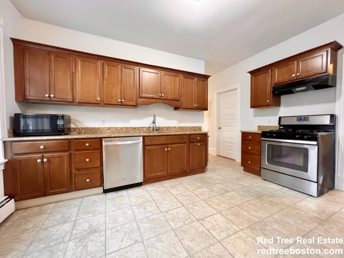 Apartment for rent at 15 Romsey St #3, Dorchester, MA 02125