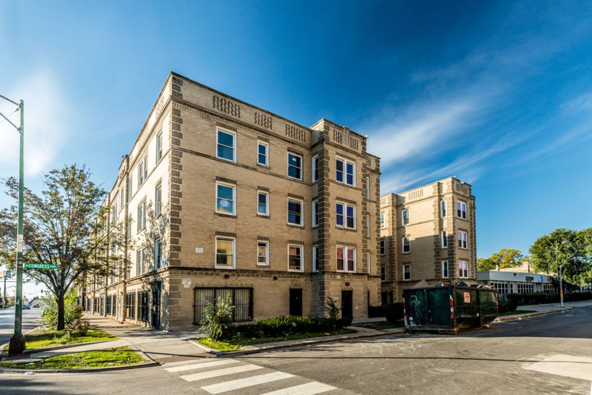 Apartment for rent at 500-14 S Laramie Ave, Chicago, IL 60644