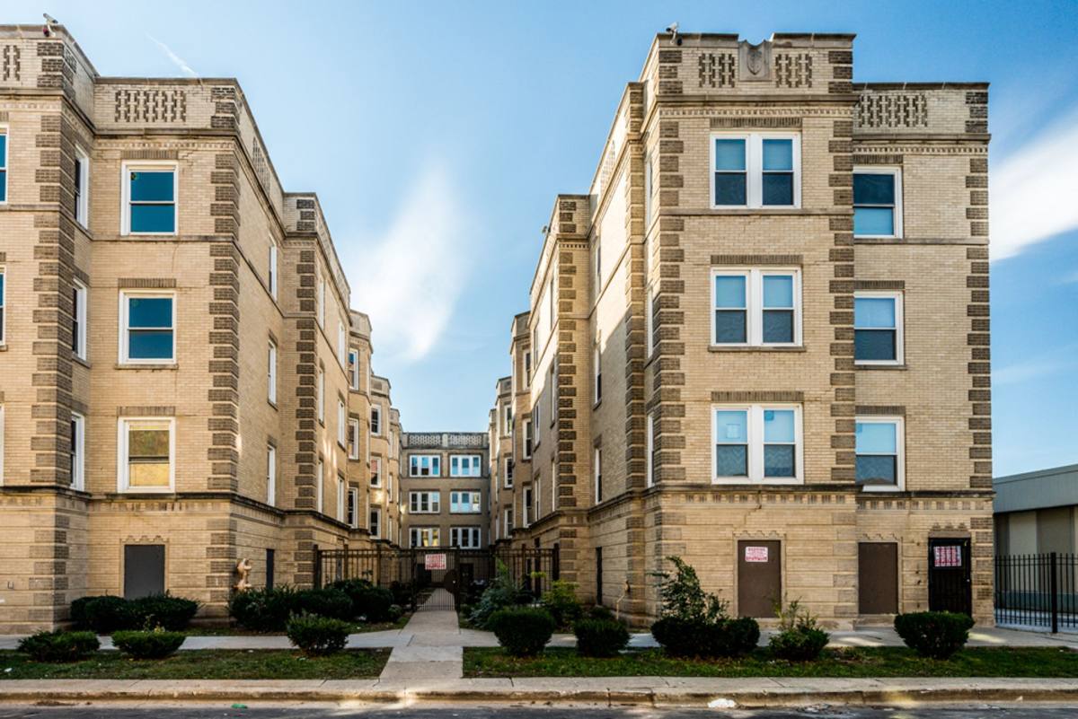 Apartment for rent at 500-14 S Laramie Ave, Chicago, IL 60644