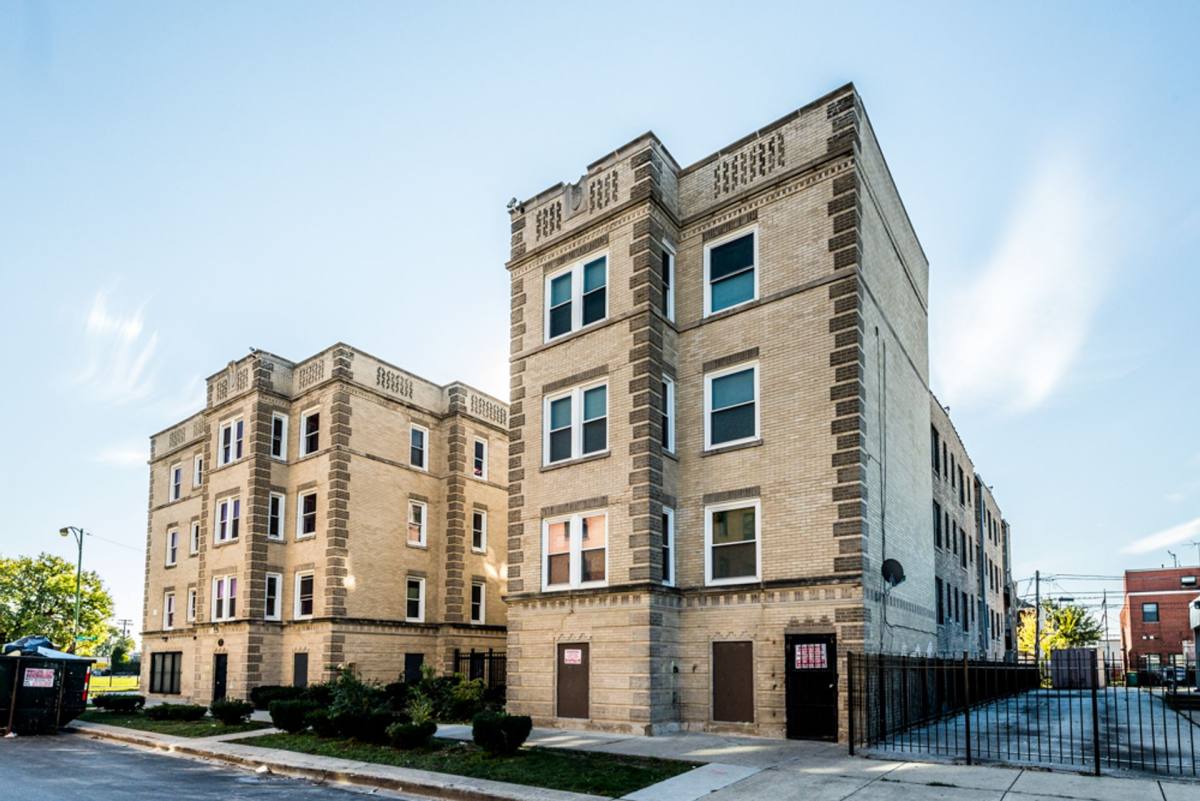 Apartment for rent at 500-14 S Laramie Ave, Chicago, IL 60644