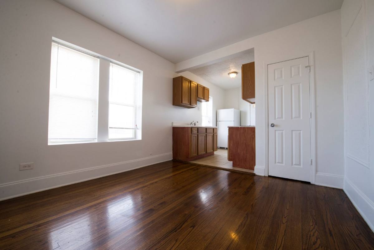 Apartment for rent at 6829 S Dr Martin Luther King Jr, Chicago, IL 60637