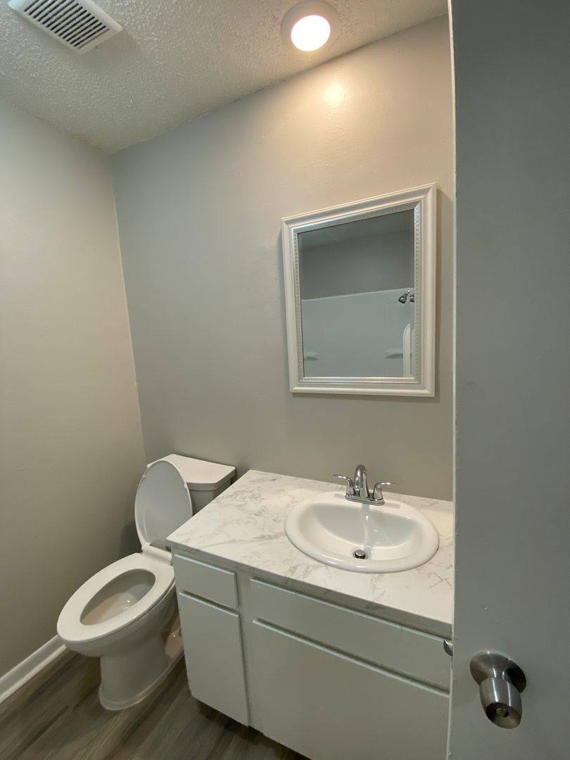 Apartment for rent at 300 Indianhead Cove, Sherwood, AR 72120