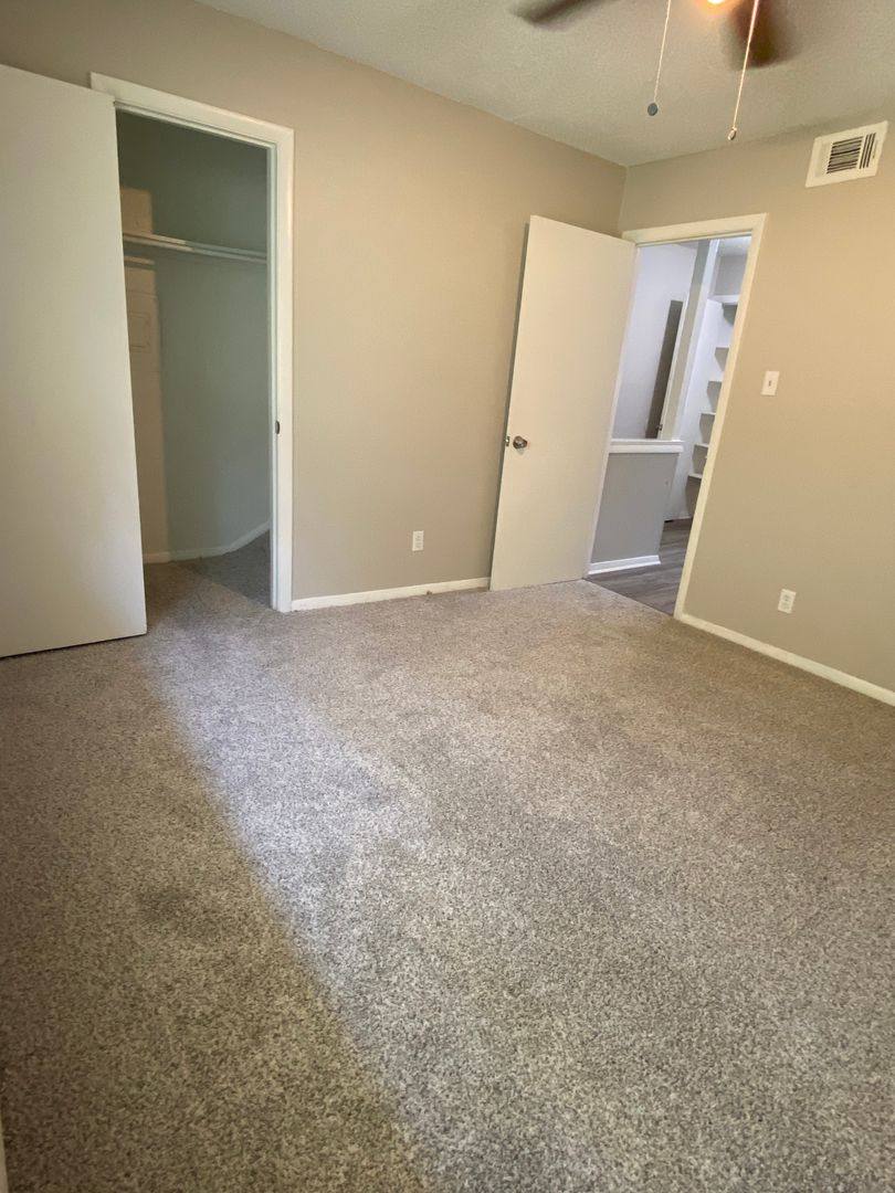 Apartment for rent at 300 Indianhead Cove, Sherwood, AR 72120