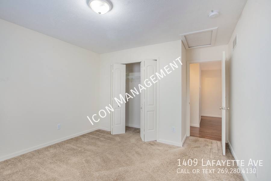 Townhouse for rent at 1409 Lafayette Ave, Kalamazoo, MI 49006