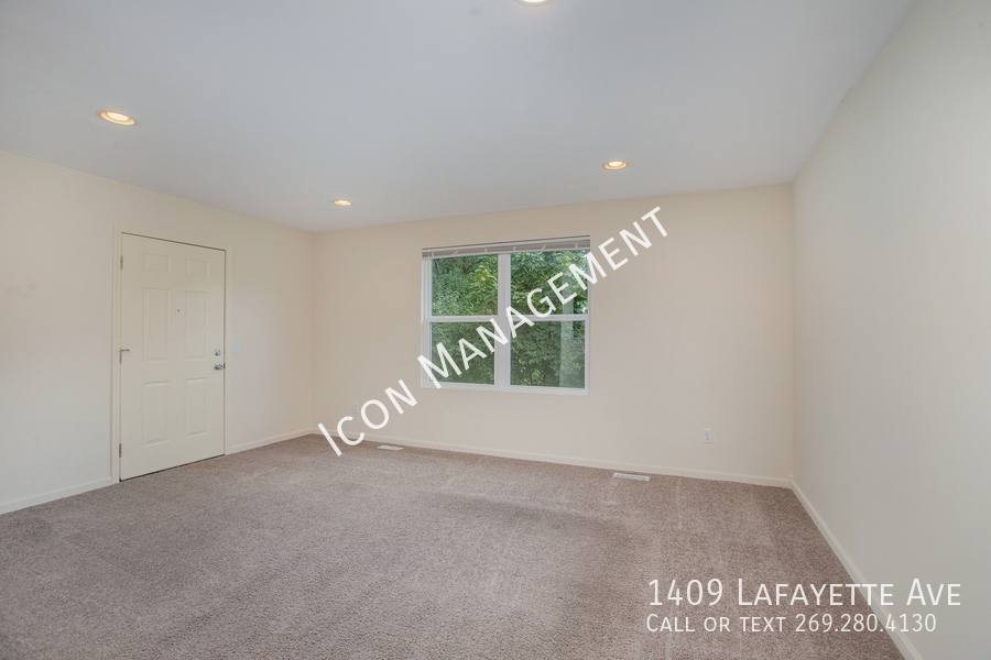 Townhouse for rent at 1409 Lafayette Ave, Kalamazoo, MI 49006