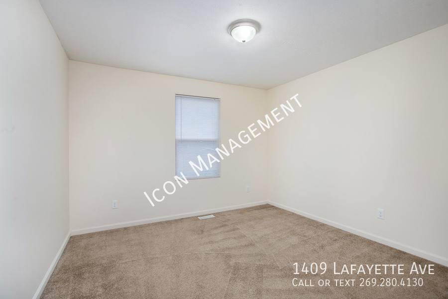 Townhouse for rent at 1409 Lafayette Ave, Kalamazoo, MI 49006