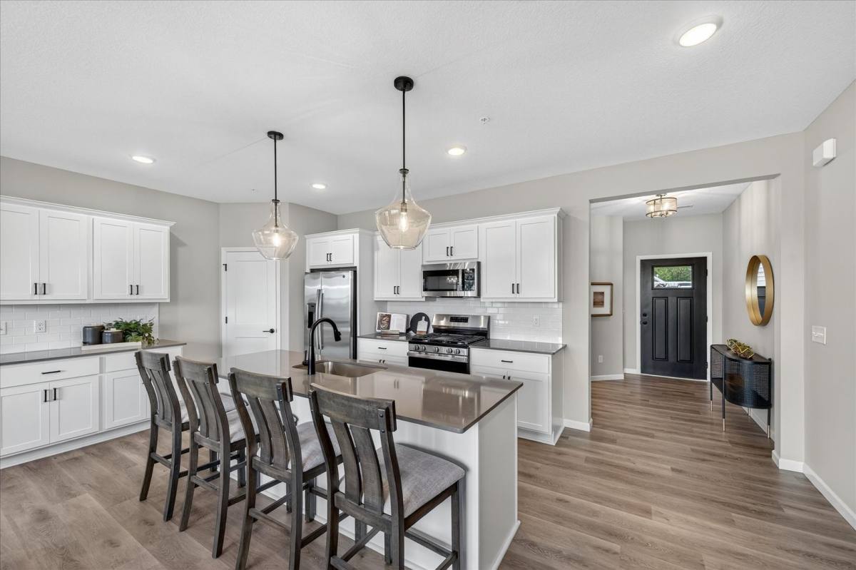 Townhouse for rent at 19946 Hunters Ridge, Rogers, MN 55374