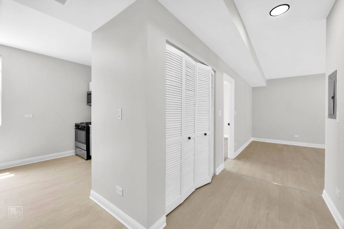 Apartment for rent at 310 N Menard, Chicago, IL 60644