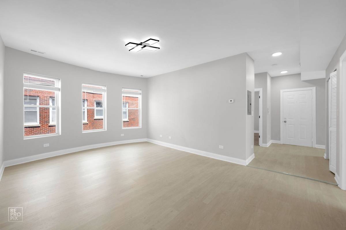 Apartment for rent at 310 N Menard, Chicago, IL 60644