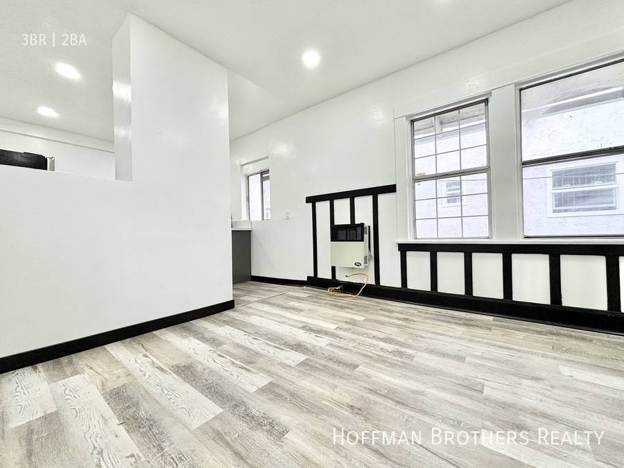 Apartment for rent at 1518 W 11th Place #1 2, Los Angeles, CA 90015