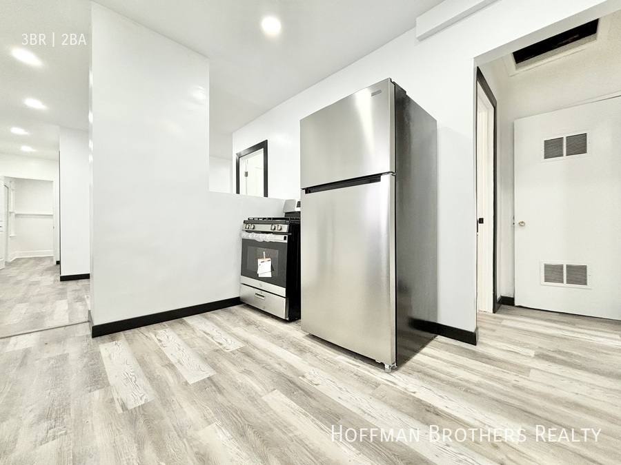 Apartment for rent at 1518 W 11th Place #1 2, Los Angeles, CA 90015