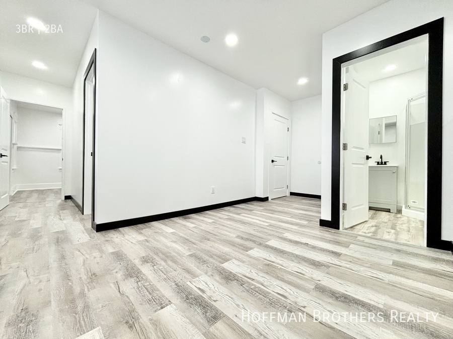 Apartment for rent at 1518 W 11th Place #1 2, Los Angeles, CA 90015