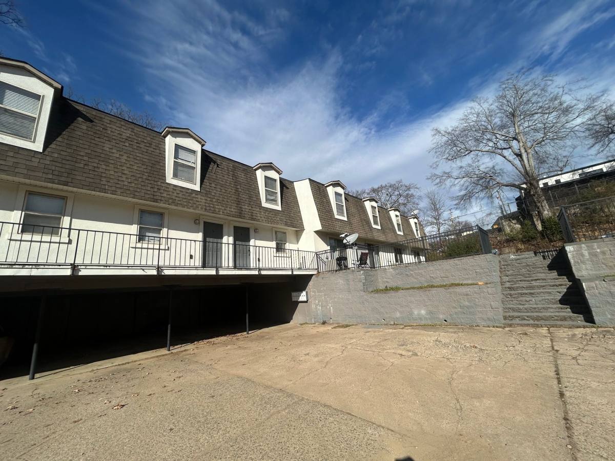 Apartment for rent at 7718 S St, Little Rock, AR 72227