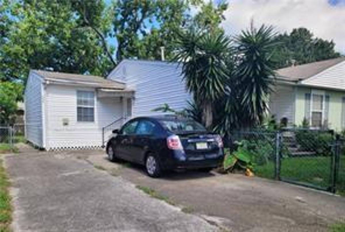 Apartment for rent at 608-04 Houma Blvd, Metairie, LA 70001