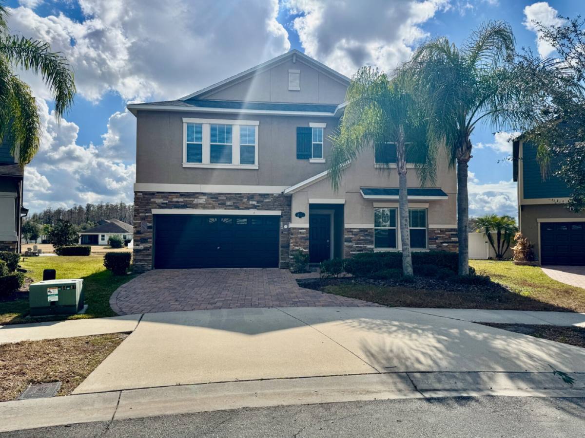 House for rent at 19417 Paddock View Dr, Tampa, FL 33647
