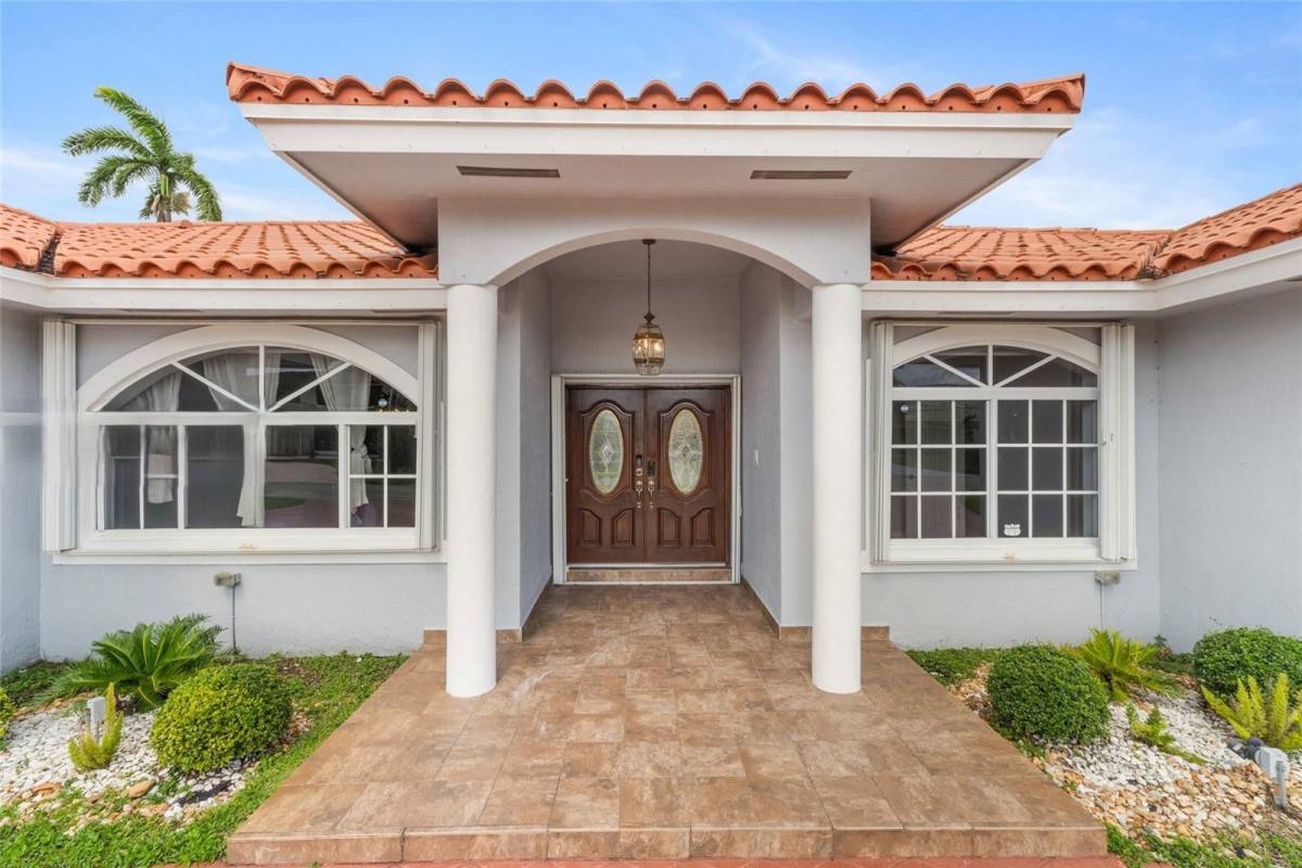 House for rent at 6821 Winged Foot Dr, Hialeah, FL 33015