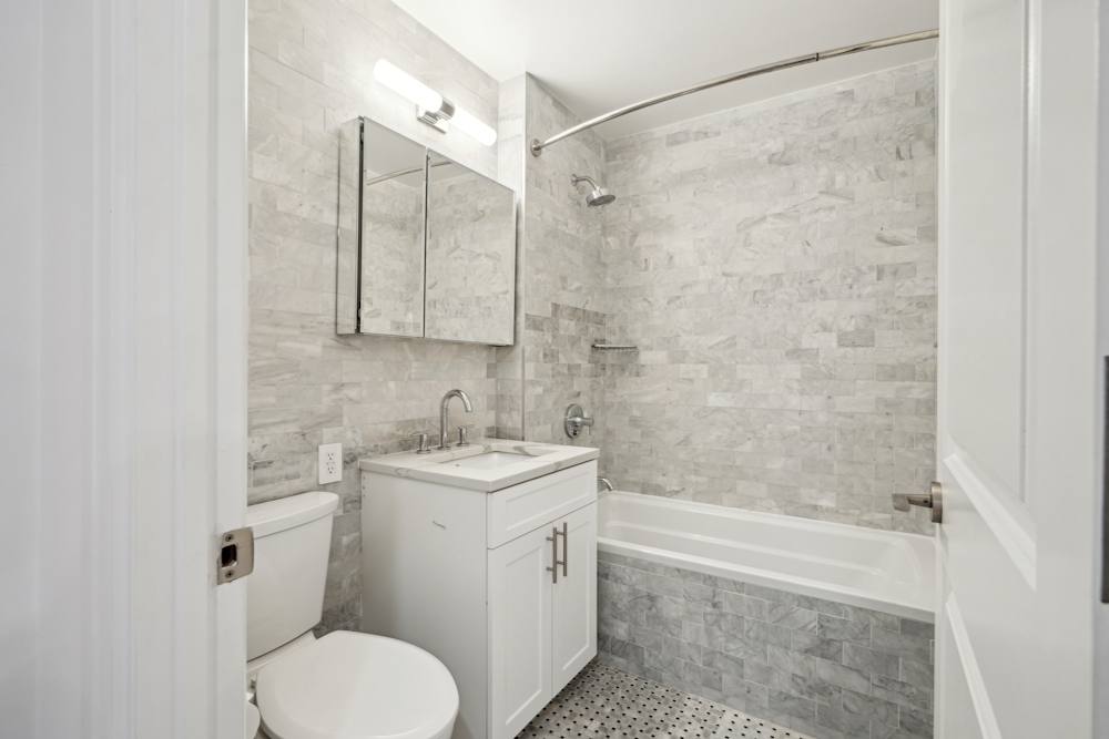 Apartment for rent at 160 E 48th St #4-Q, New York, NY 10017
