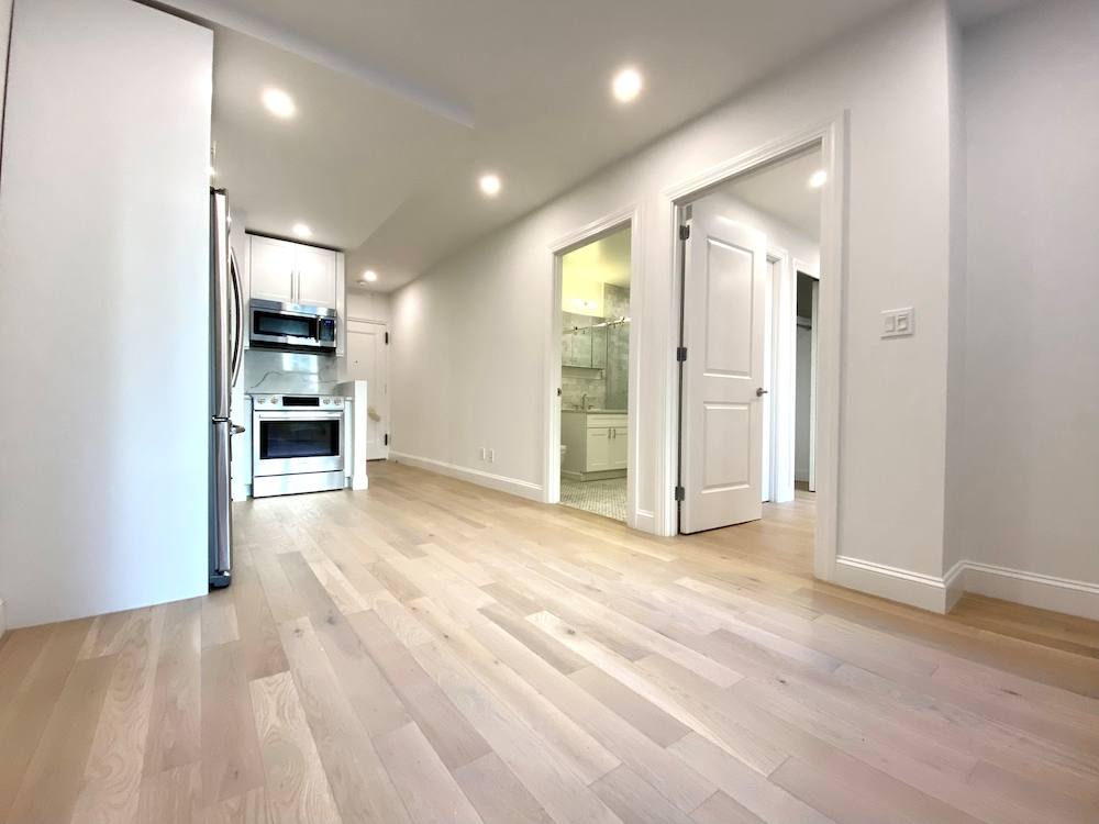 Apartment for rent at 160 E 48th St #4-Q, New York, NY 10017